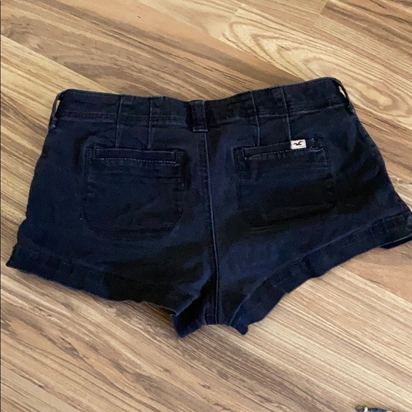 Black shorts - Picture 2 of 3